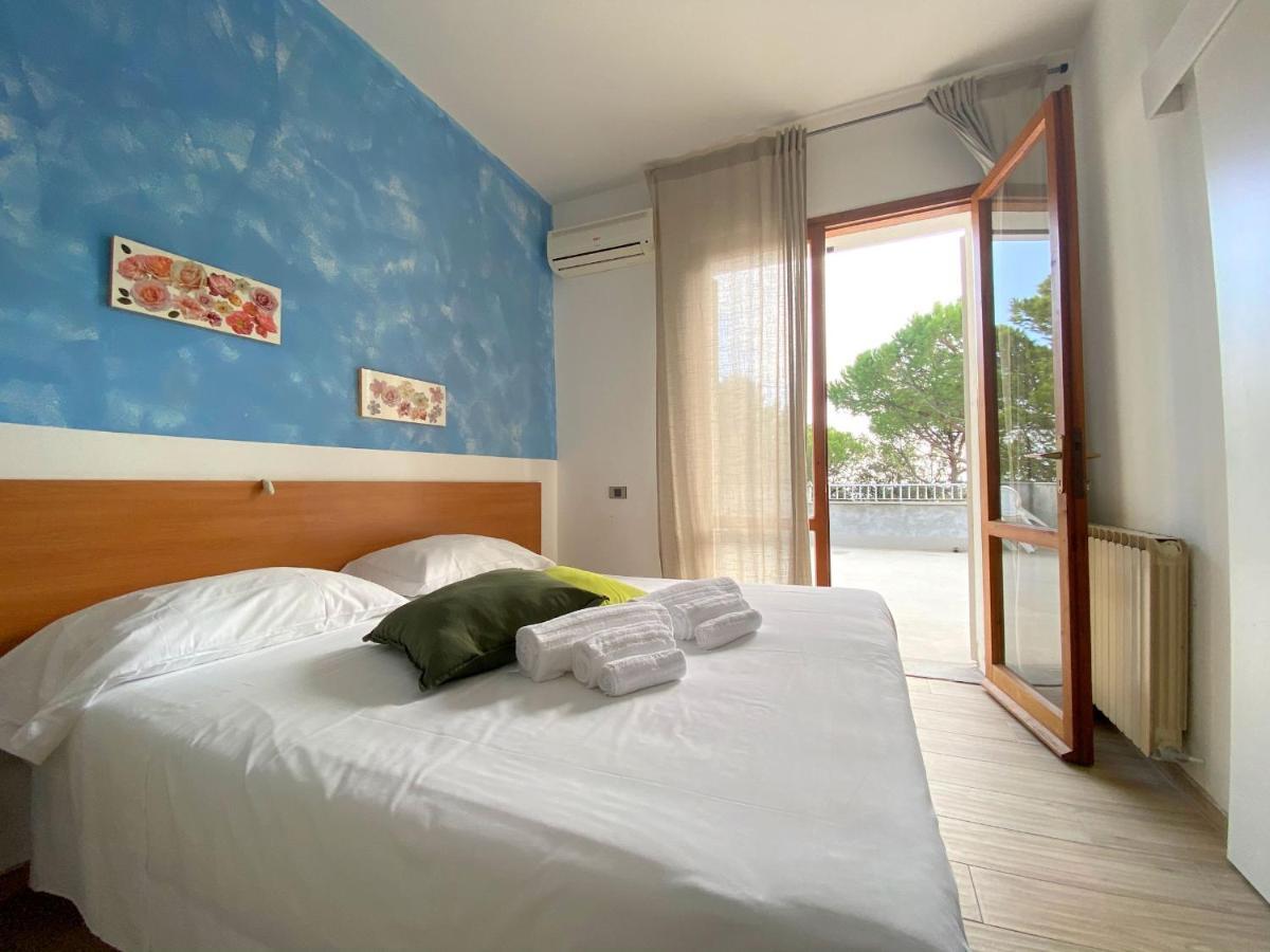 Camping Village Mar Y Sierra San Costanzo Ngoại thất bức ảnh