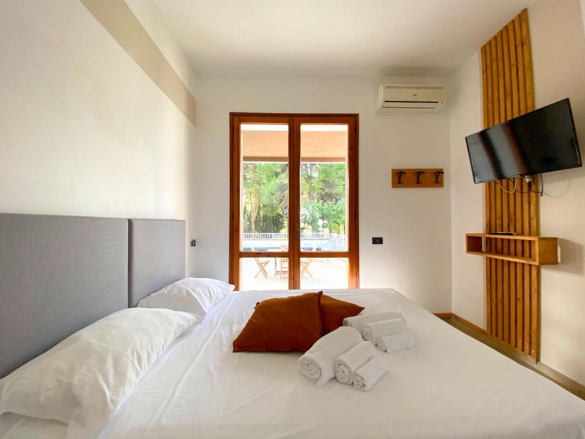 Camping Village Mar Y Sierra San Costanzo Ngoại thất bức ảnh