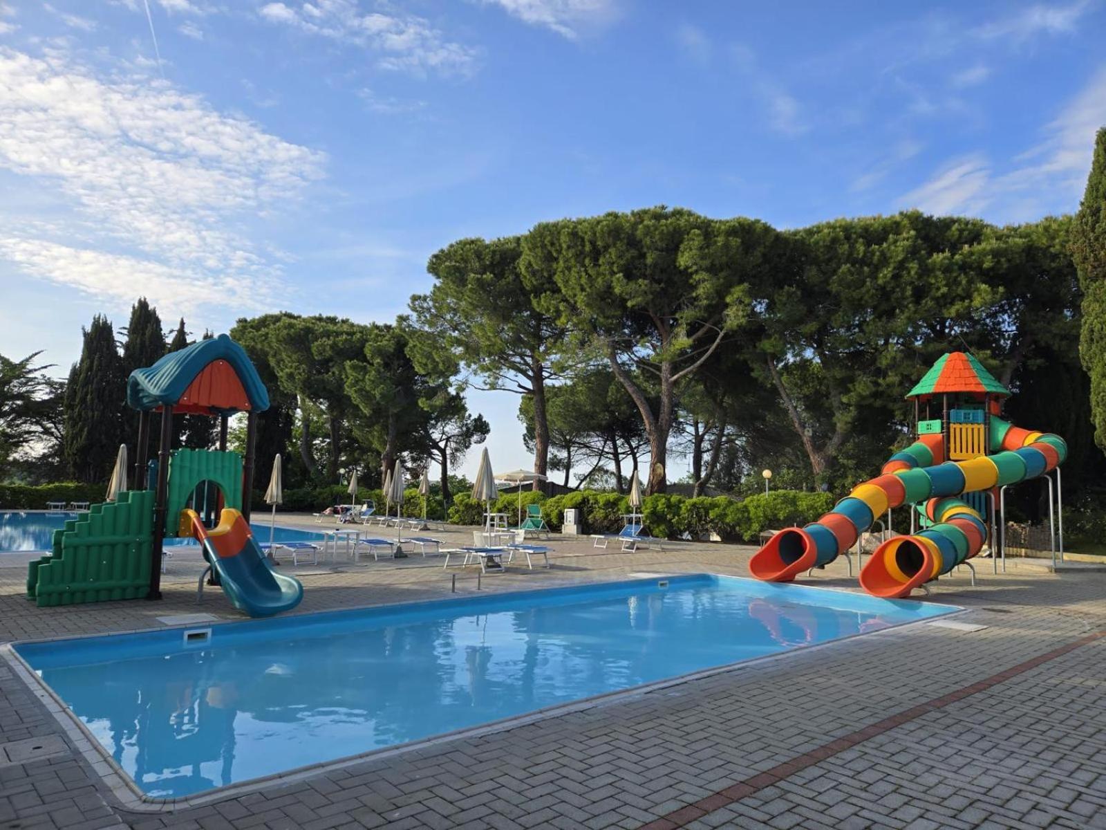 Camping Village Mar Y Sierra San Costanzo Ngoại thất bức ảnh