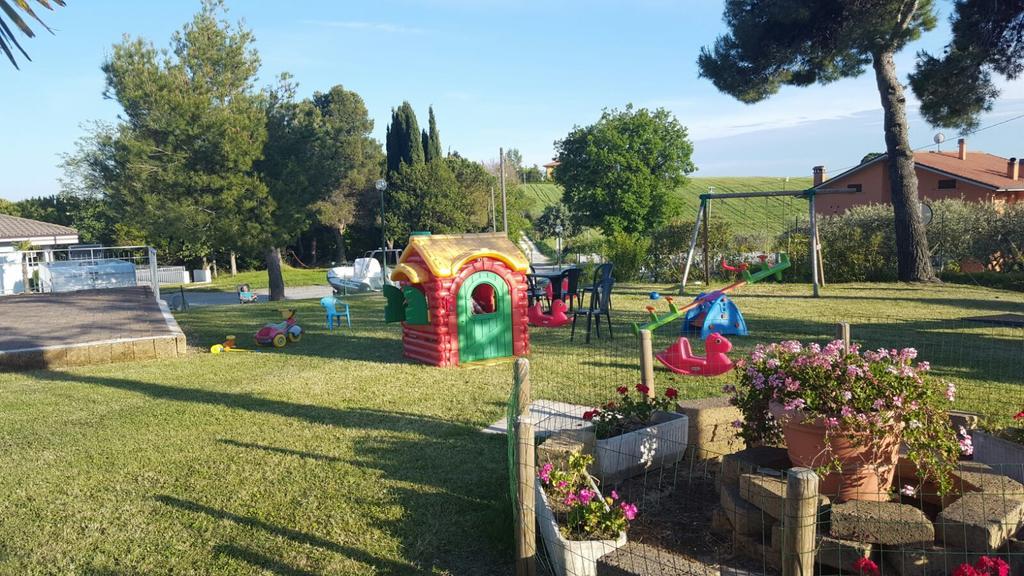Camping Village Mar Y Sierra San Costanzo Ngoại thất bức ảnh