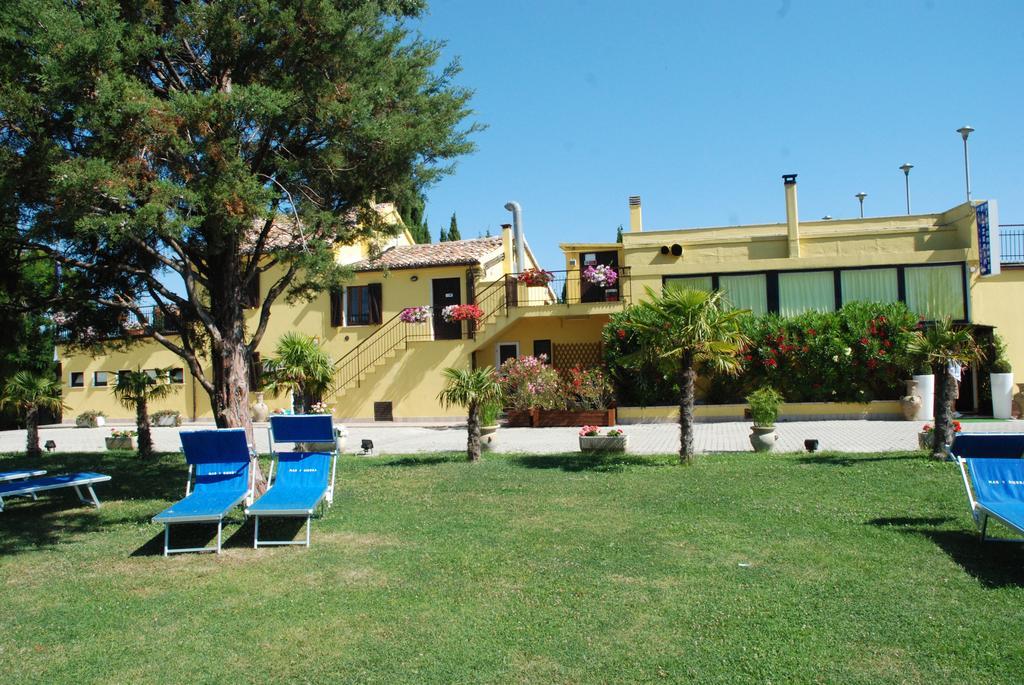 Camping Village Mar Y Sierra San Costanzo Ngoại thất bức ảnh